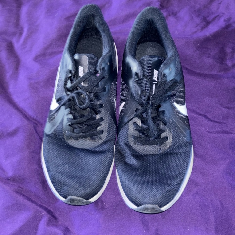 Men’s Nike Shies Size 10